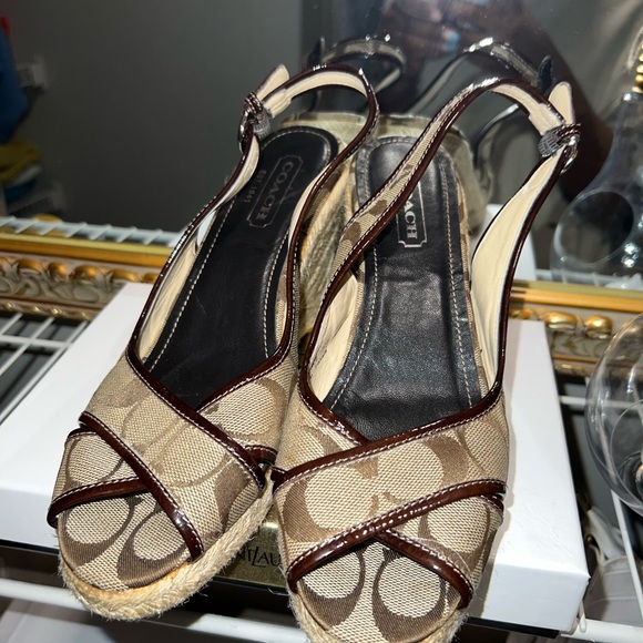 COACH 7 B "Kara" monogramed Canvas Wedge Sling Back espadrille women shoe. - Picture 5 of 5